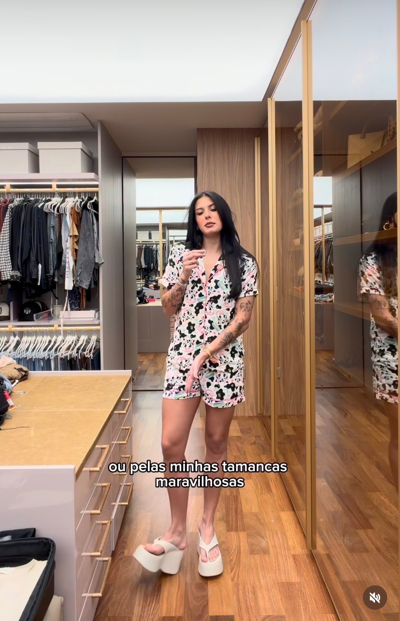 Ana Castela usando Melissa